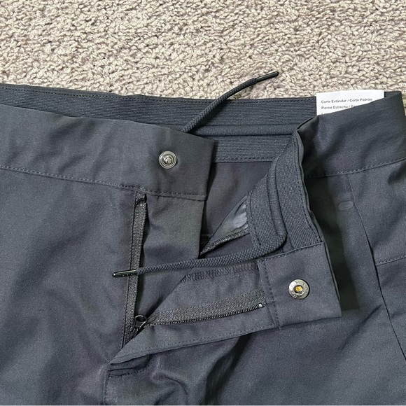 Nike Sportswear Tech Essentials Woven Unlined Cargo Pants Men’s Size 30 - Picture 9 of 16